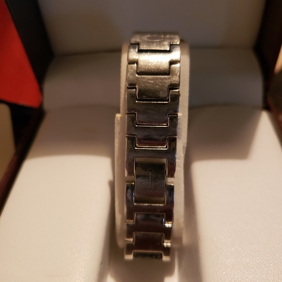 Authentic Vintage Silver Signature Coach Watch - Picture 3 of 6